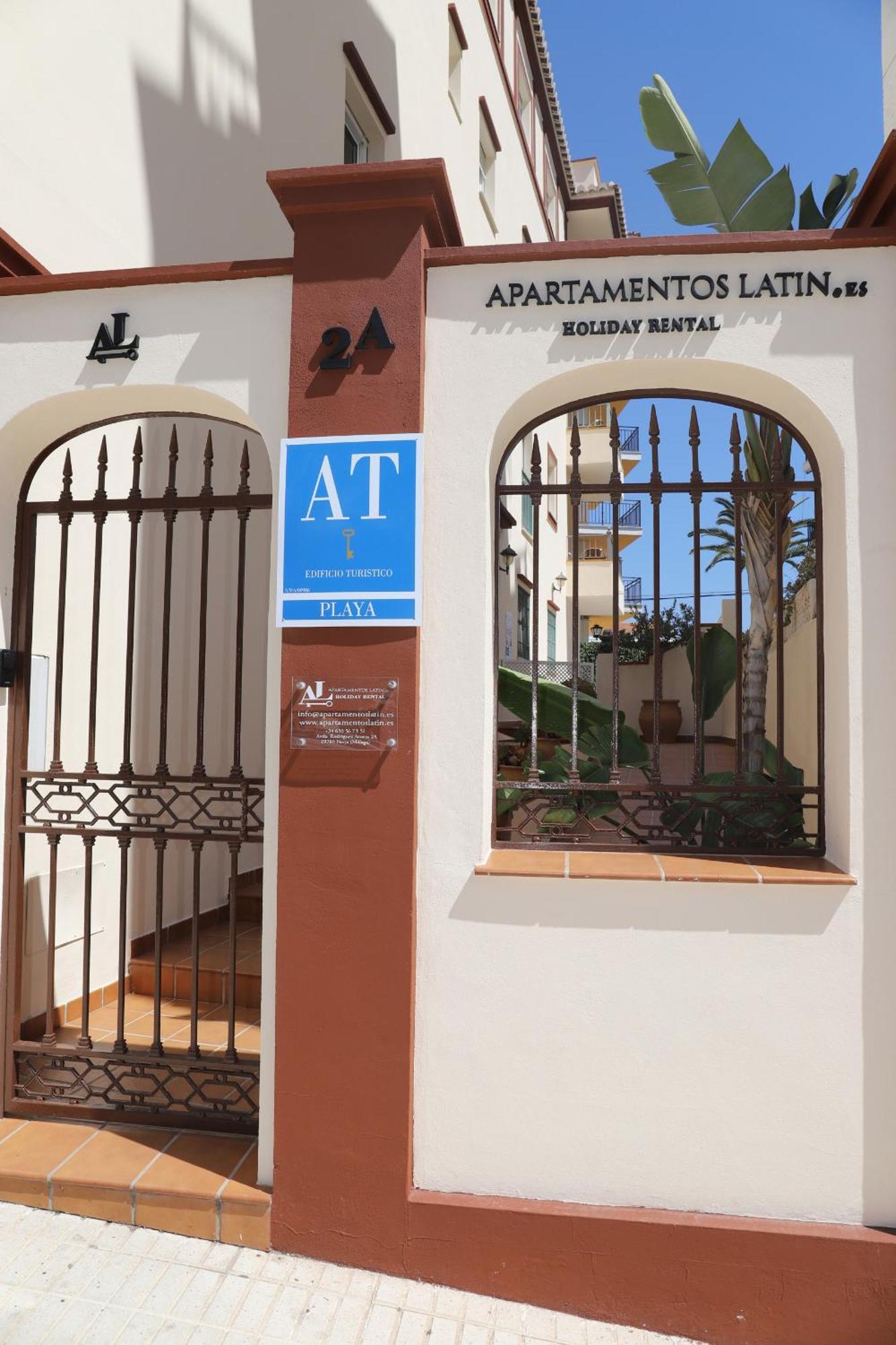 Apartamentos Latin Nerja Εξωτερικό φωτογραφία