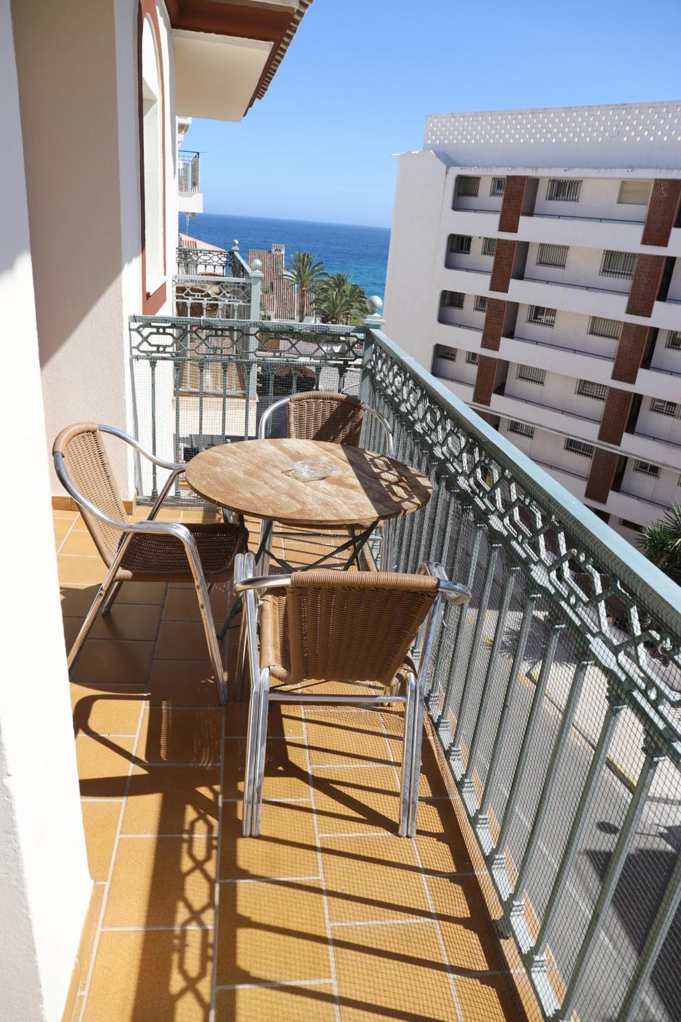 Apartamentos Latin Nerja Εξωτερικό φωτογραφία