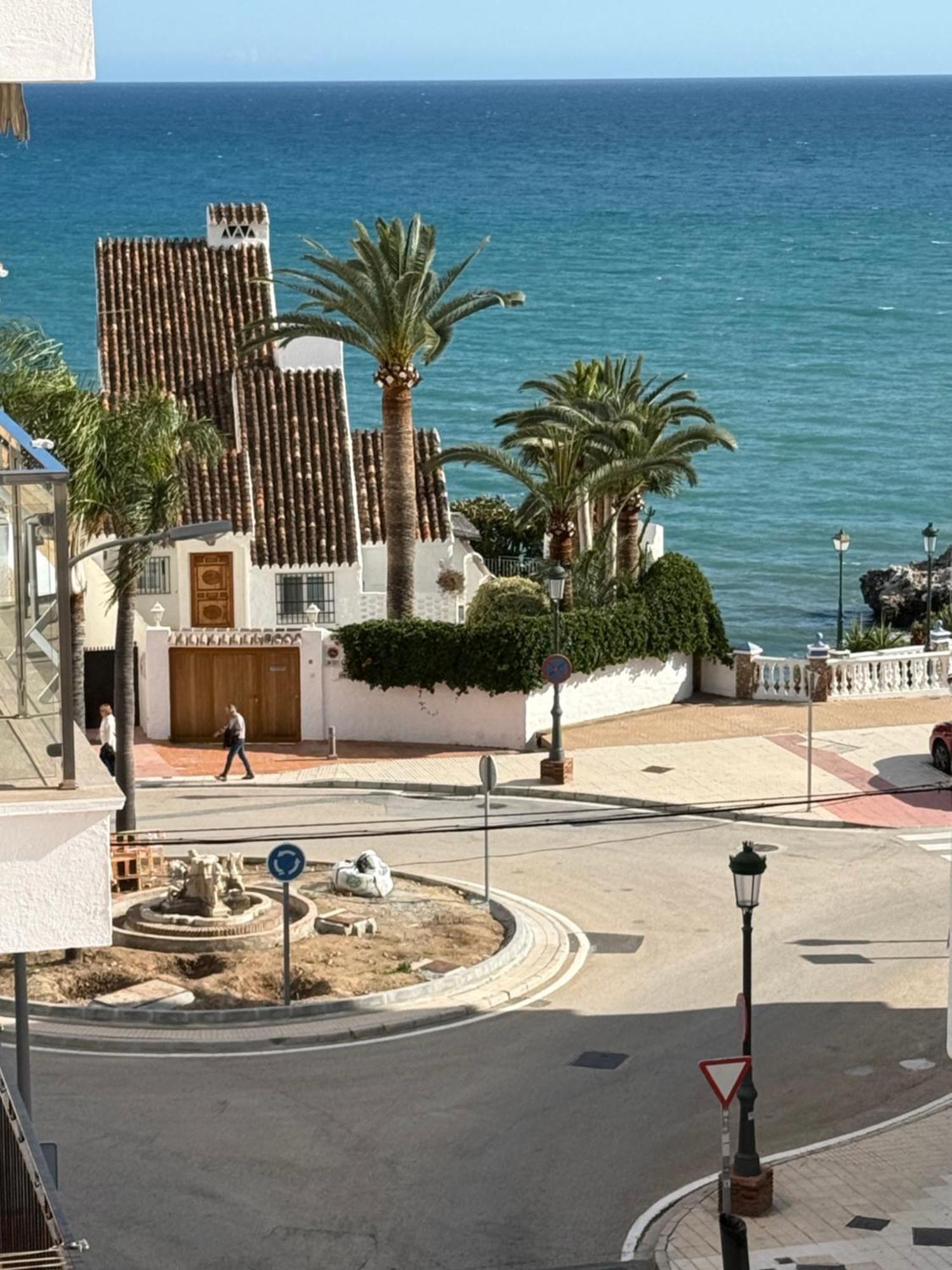 Apartamentos Latin Nerja Εξωτερικό φωτογραφία