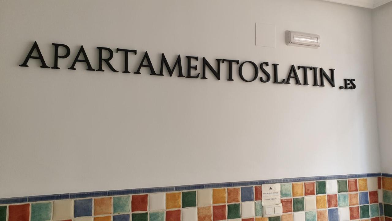 Apartamentos Latin Nerja Εξωτερικό φωτογραφία